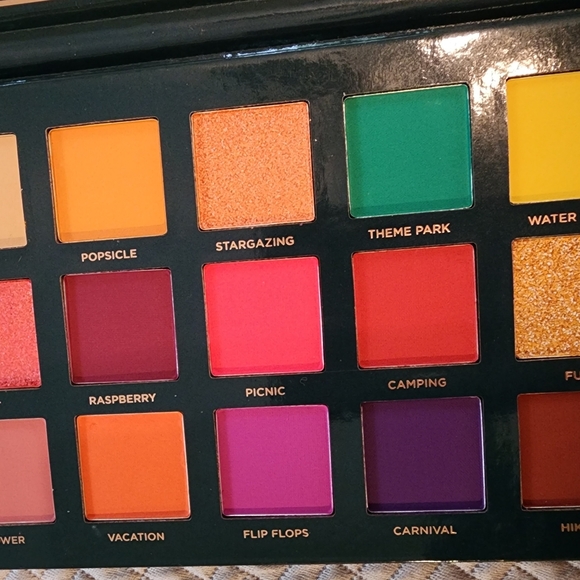 Eye Shadow Pallets - Picture 4 of 4